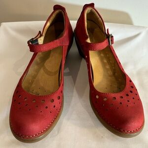 EL NATURALISTA Sz 41 Pleasant Tibet Mary Jane with Low Heels Perforated Toe Cap